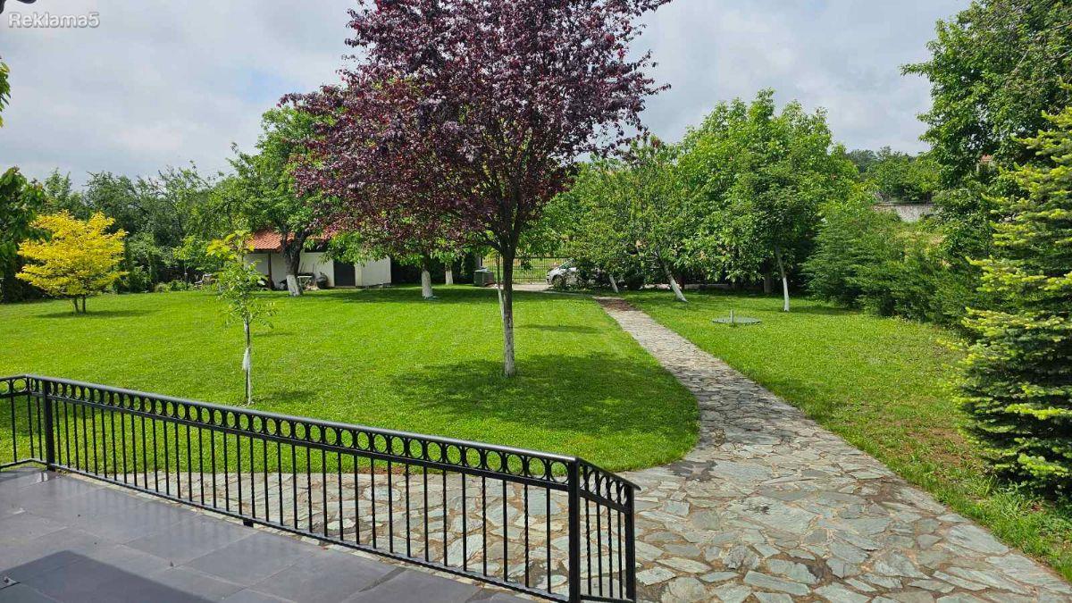 Se izdava kuka180m2 vo Gorno Sonje - Sopiste